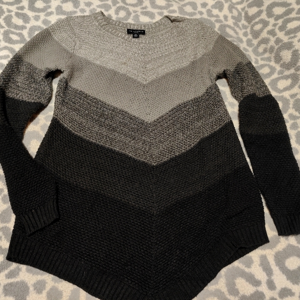 Women's gradient sweater